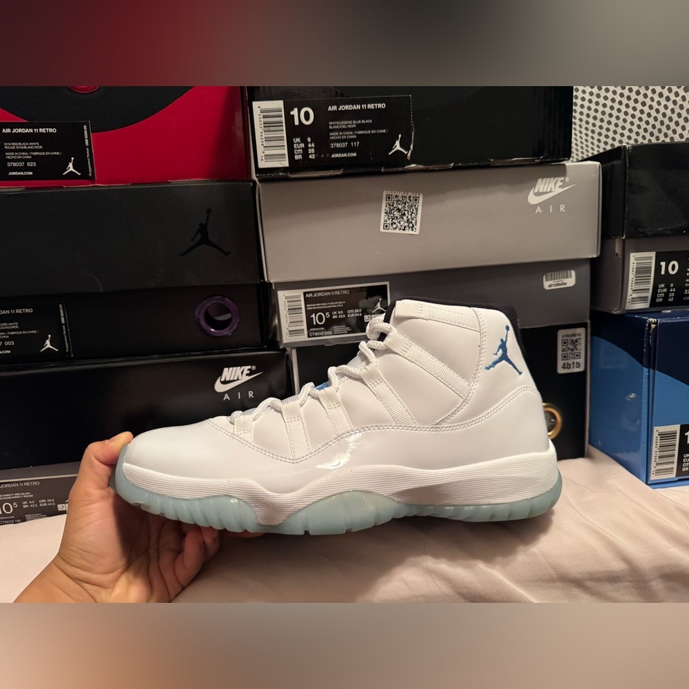 Jordan Retro 11s Legend BLUE/ White